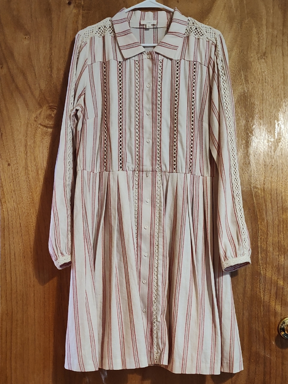 a Loves a Pleated Dress Cream Red Crochet Detail Long Sleeve Cotton -No Belt- L - Picture 2 of 16